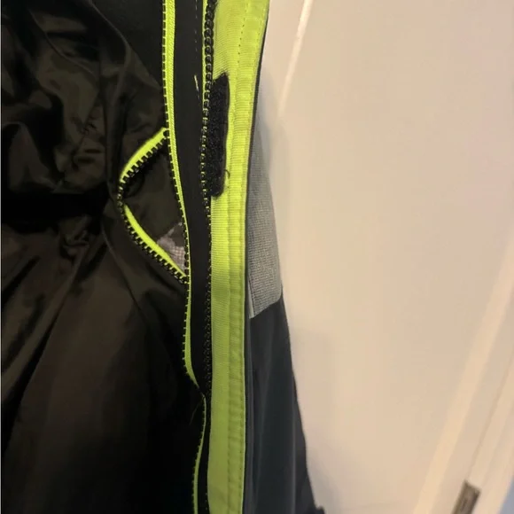 ZeroXposur 3-in-1 Boys Winter Jacket - Size Small (6/7) Black Grey Neon LIKE NEW - Picture 9 of 15
